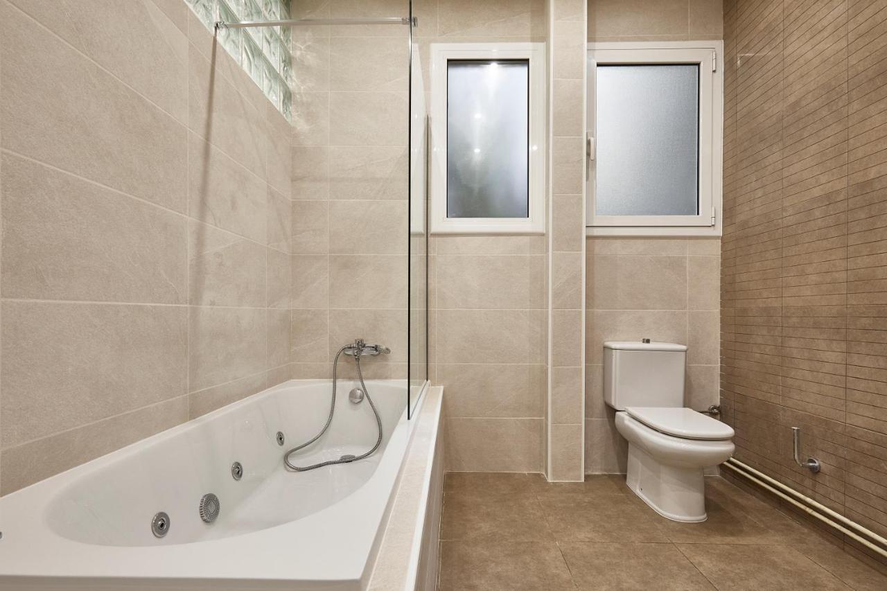 Bbarcelona Apartments Gaudi Avenue Flats Екстер'єр фото
