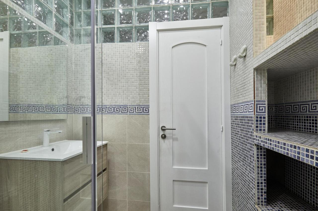 Bbarcelona Apartments Gaudi Avenue Flats Екстер'єр фото