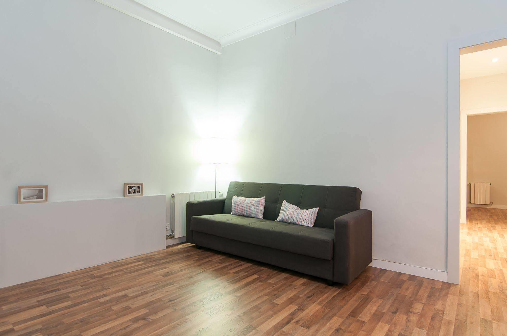 Bbarcelona Apartments Gaudi Avenue Flats Екстер'єр фото