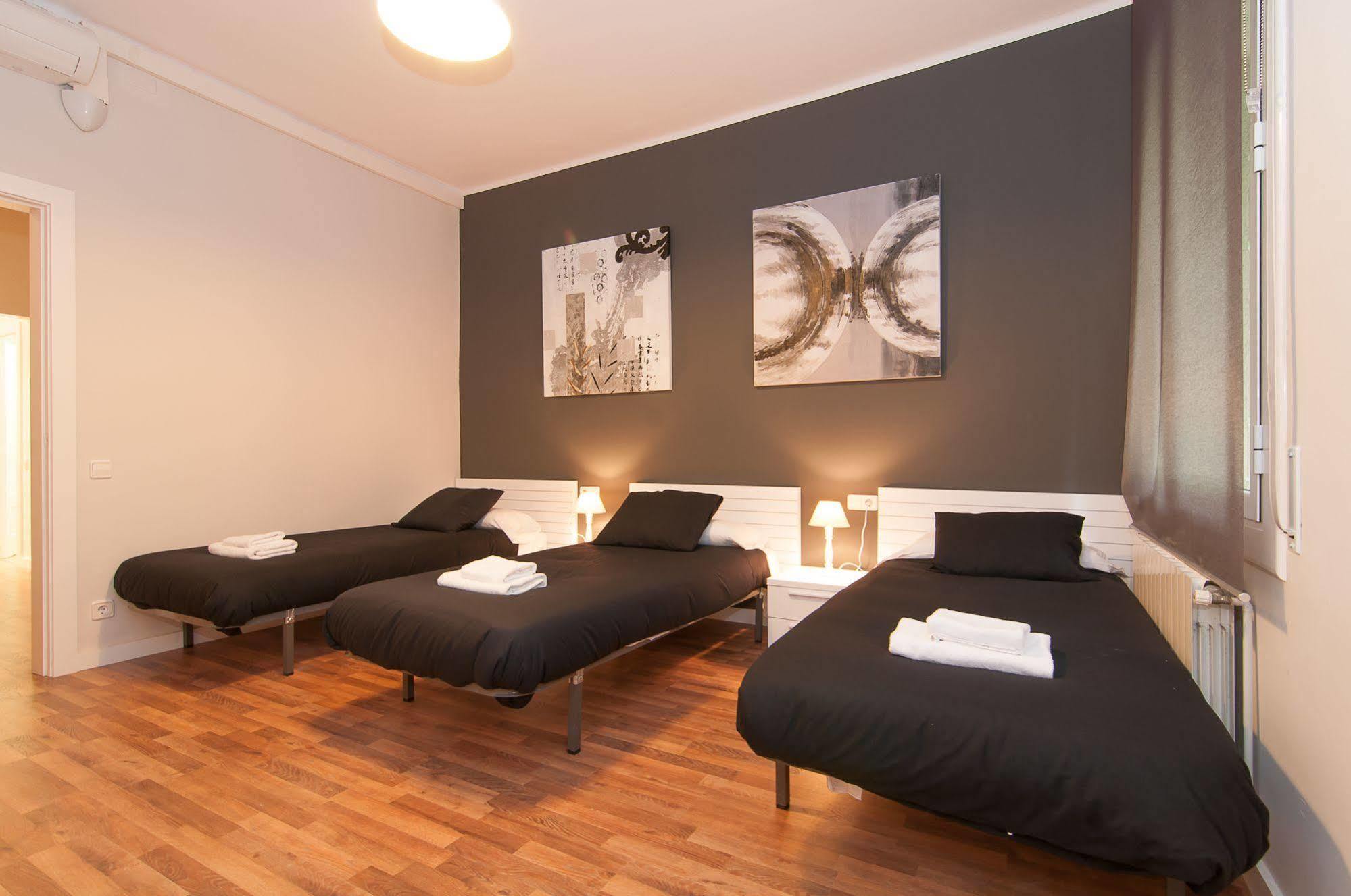 Bbarcelona Apartments Gaudi Avenue Flats Екстер'єр фото